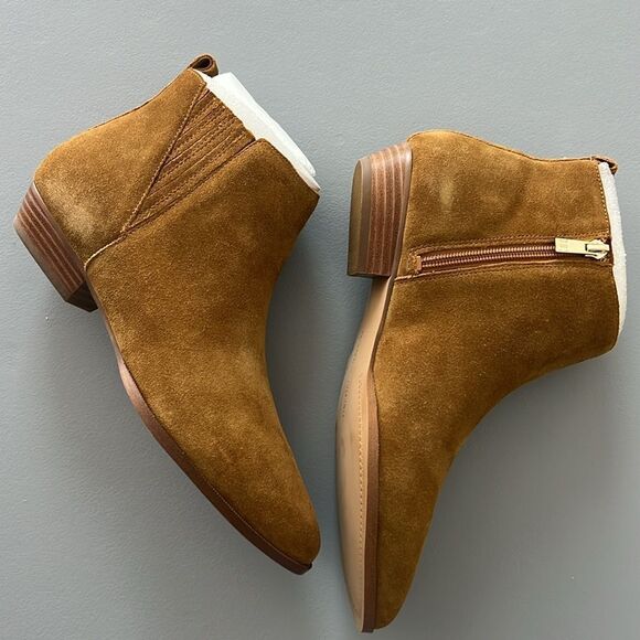 New Ivanka Trump Side Gore Ankle Booties in Avalie Almond Size 8.5 - Picture 1 of 7